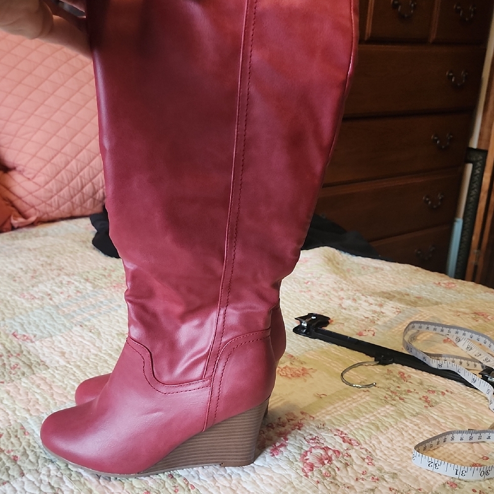 Source Unknown Burgundy Wedge Knee-High Boots